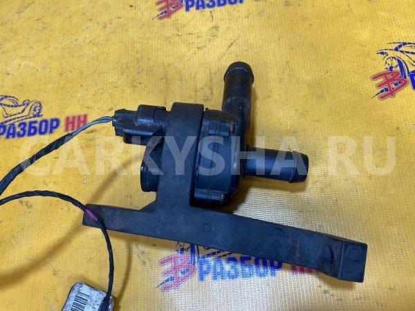 Насос системы охлаждения Jaguar XF X250 276DT 2.7D Jaguar XF оригинальный номер XR852051