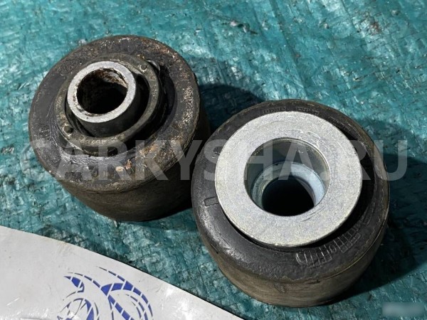 опора кузова  Land Rover Discovery 3 Land Rover Discovery оригинальный номер KVF500120