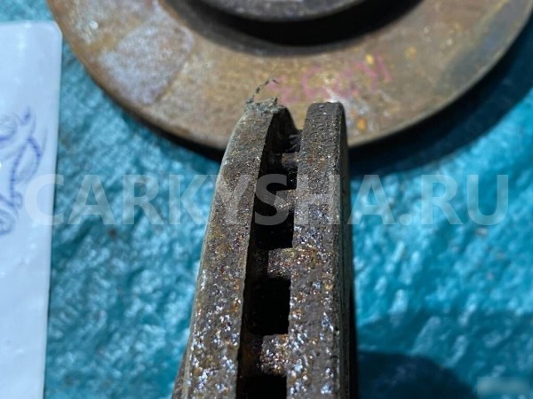 Диск тормозной передний Chevrolet Cruze J300 Chevrolet Cruze оригинальный номер 13502045