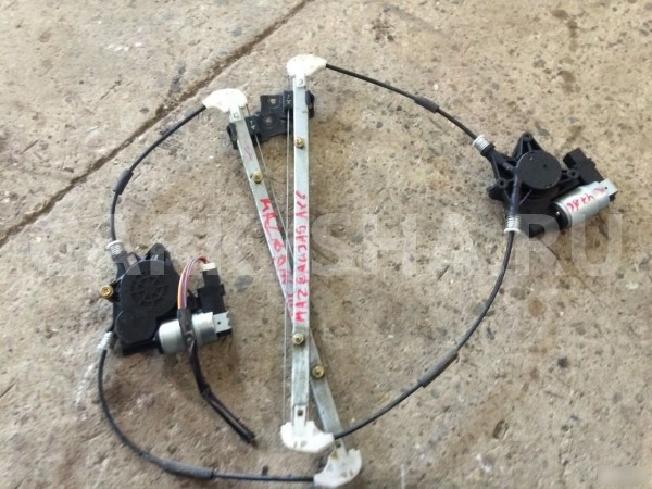 Стеклоподъемник задний Mazda 6 GG рестайлинг Mazda 2 оригинальный номер GJ6A-58-590G / GJ6A-59-590G