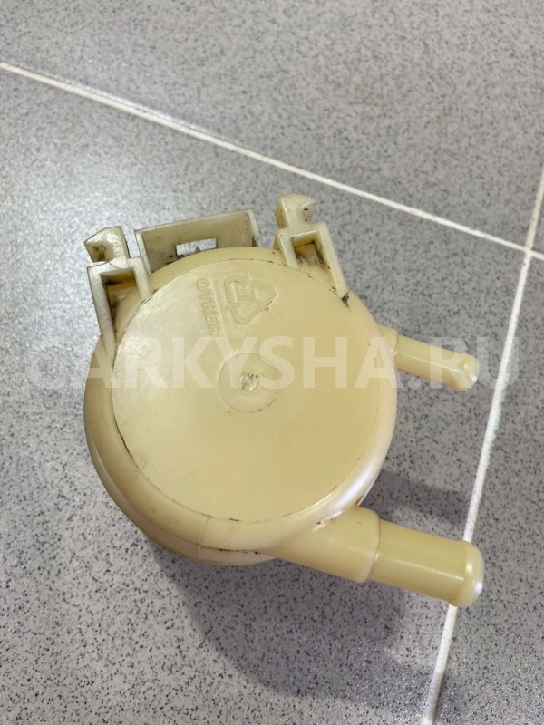 Бачок гура Hyundai Accent G4EC Hyundai Accent 