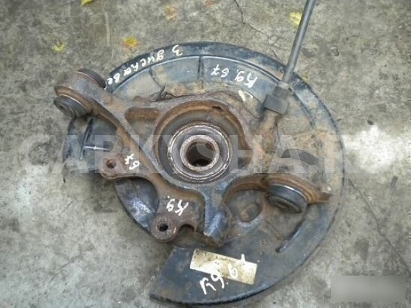 Кулак задний левый Land Rover Discovery III Land Rover Discovery оригинальный номер RLH500030