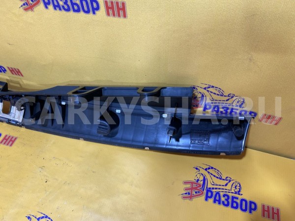 Накладка задней панели багажника Audi Q7 4L Audi 200 оригинальный номер 4L0864483A