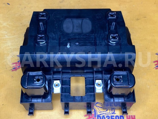 Бардачок подлокотника подстаканник Jaguar XF X250 Jaguar XF оригинальный номер C2Z15172