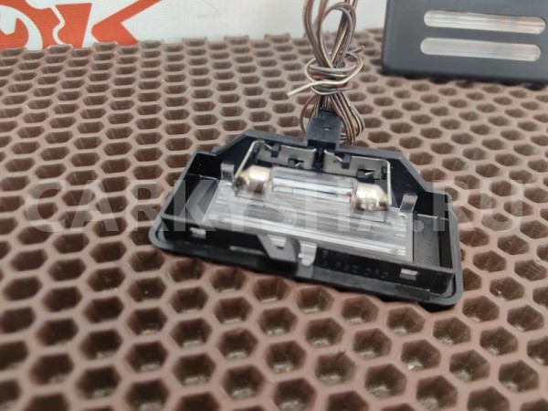 Плафоны подсветки козырьков BMW 3er оригинальный номер 63 31 6 962 013, 63 31 6 962 013, 63316962013, 6962013, 63 31 6 920 189, 63316920189, 6920189