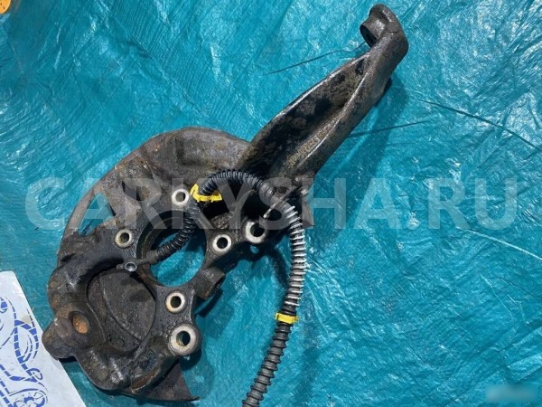 Кулак поворотный правый Land Rover Discovery 3 Land Rover Discovery оригинальный номер RUB000224