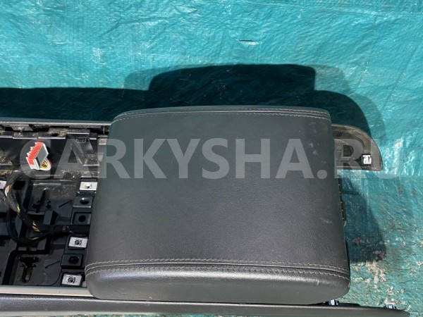 Подлокотник Jaguar XF I (2007—2011) Jaguar XF оригинальный номер C2Z15170  /  8X23F045H38AF