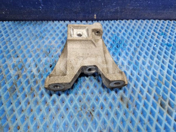 Кронштейн двигателя правый Nissan Micra K12 Note Nissan Micra оригинальный номер 11232-AX60b