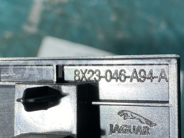 Накладка центральной консоли Jaguar XF I 2007—2011 Jaguar XF оригинальный номер C2Z5834