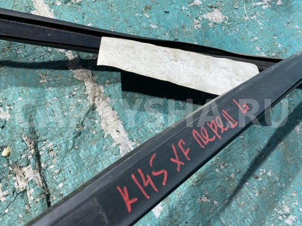 Уплотнитель стекла левой перед двери Jaguar XF I Jaguar XF оригинальный номер C2Z2825