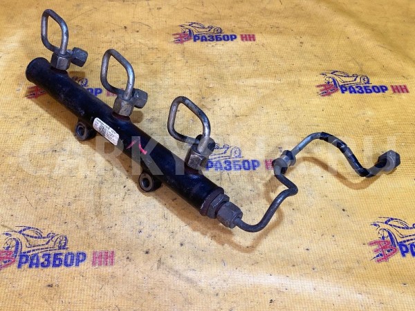 Рампа топливная Land Rover Discovery III (2004—2009) Land Rover Discovery оригинальный номер 1369551