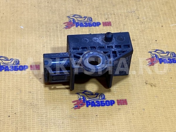 Датчик удара SRS передний Honda CR-V 3 RE Honda CR-V оригинальный номер 77930SWAE11