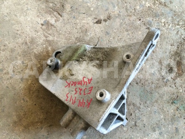 Кронштейн компрессора кондиционера Subaru Outback Subaru Outback оригинальный номер 23950AA021