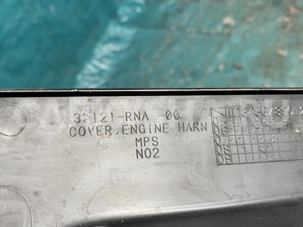 Декоративная крышка двигателя Honda CR-V 3 Honda CR-V оригинальный номер 32120RNA000