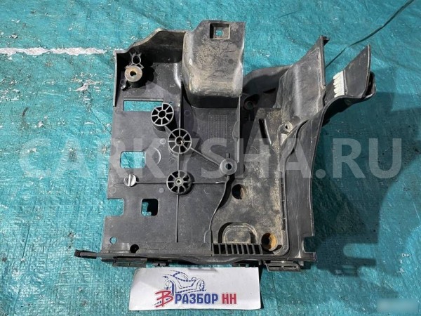 Площадка аккумулятора Land Rover Discovery III Land Rover Discovery оригинальный номер DWM500021