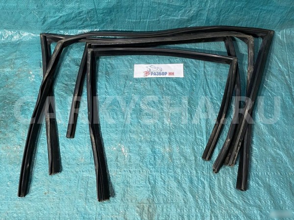 Уплотнитель стекла двери комплект Jaguar XF X250 Jaguar XF оригинальный номер C2Z2830 C2Z2829 C2Z2825 C2Z2824