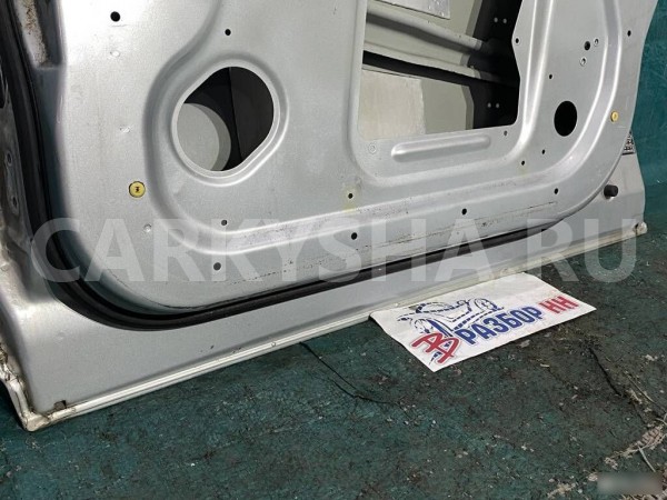 Дверь передняя правая Land Rover Discovery 3 2.7 D Land Rover Discovery оригинальный номер BDA780100 / 5H2220124AA