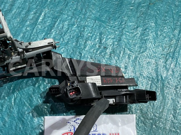 Замок двери передний левый Jaguar XF X250 Jaguar XF оригинальный номер 6W8A21813GD