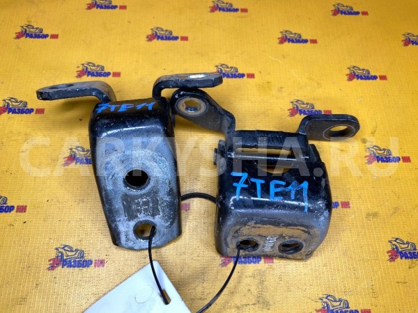 Петля двери задняя правая комплект Honda CR-V 3 Honda CR-V оригинальный номер 67910SWWE01ZZ