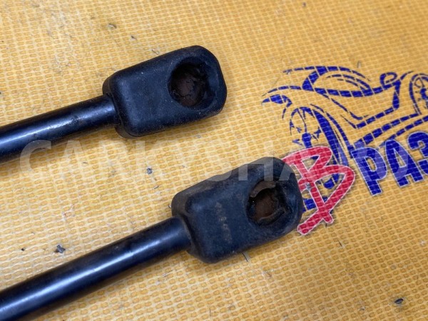 Амортизатор крышки багажника Audi Q7 4L (2005—2009) Audi 200 оригинальный номер 4L0827552E