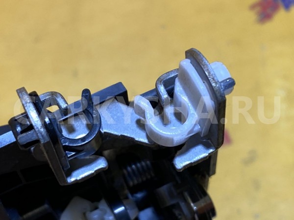 Ручка двери внутренняя левая Honda CR-V 3 RE Honda CR-V оригинальный номер 72160SWAA02ZA