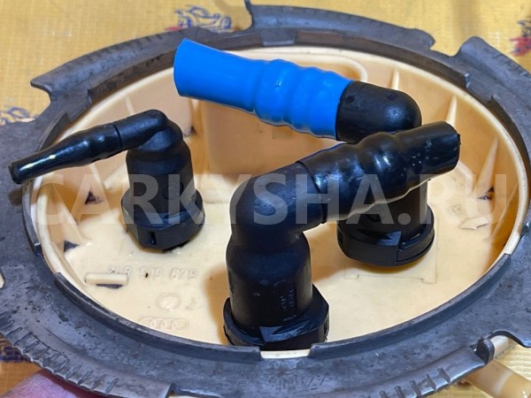 Крышка топливного насоса Audi Q7 4L (2005—2009) Audi 200 оригинальный номер 7L8919679J