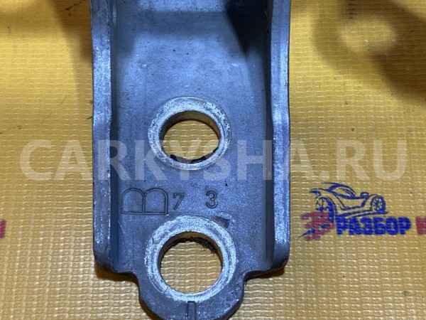 Петля двери передней правой Honda CR-V 3 RE5 Honda CR-V оригинальный номер 67410SWWE01ZZ